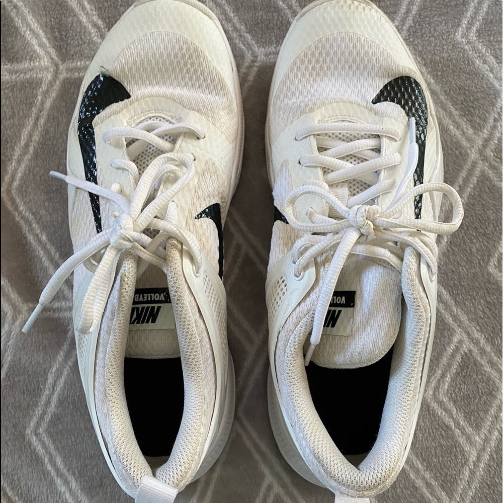 NIKE Volleyball Shoes Size 9